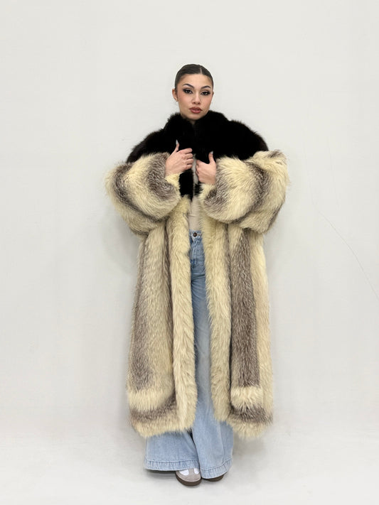 Caban lungo in volpe di Groenlandia con inserti in Volpe dark brown
