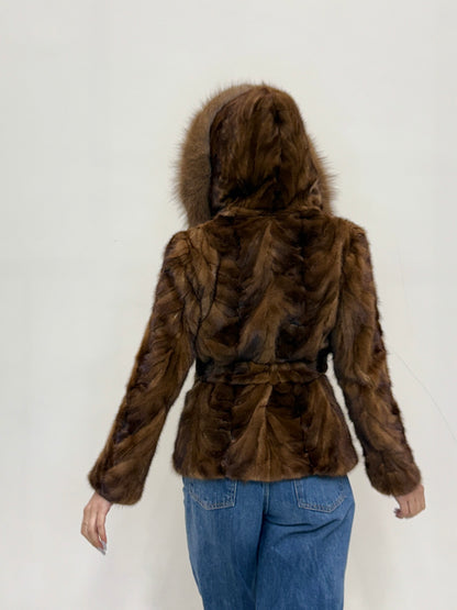 Giacca di visone lavorazione mosaico con cappuccio di volpe