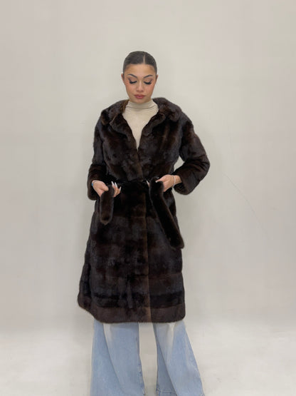 Cappotto di visone con cintura lavorazione orizzontale