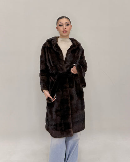 Cappotto di visone con cintura lavorazione orizzontale