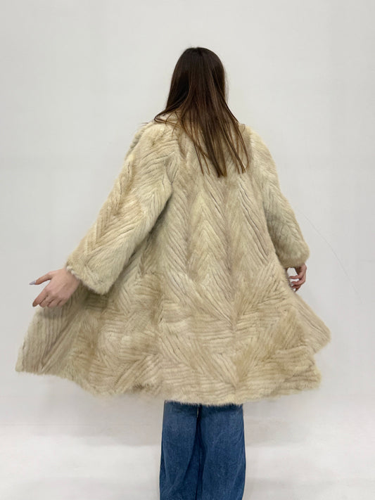 Cappotto di visone bianco lavorazione V