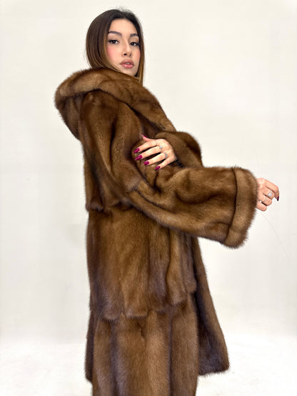Cappotto Zibellino canadese con lavorazione   orizzontale ad ondina modellistica fendi