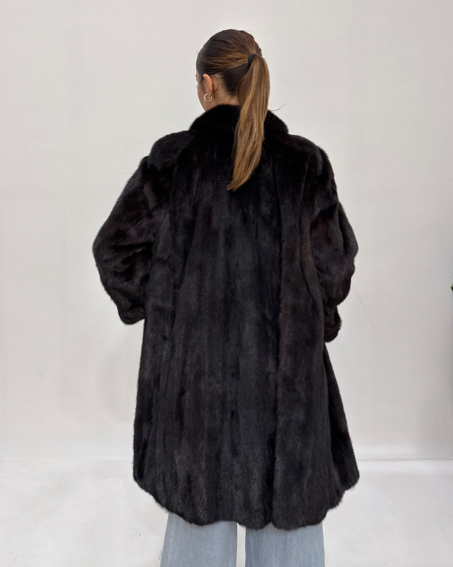 Cappotto in Visone lavorazione pelle intere abbottonatura semilaterale