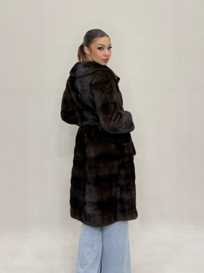 Cappotto di visone con cintura lavorazione orizzontale