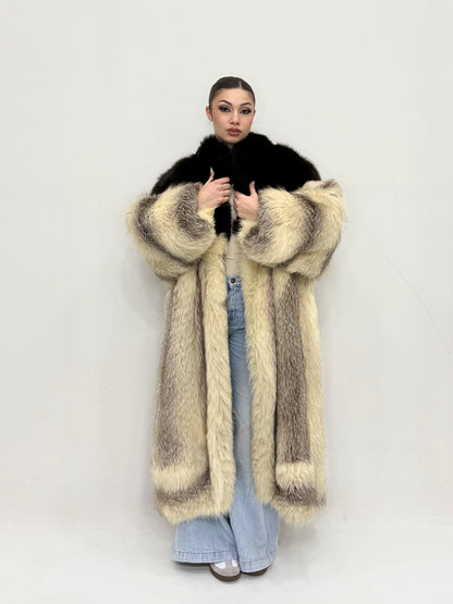Caban lungo in volpe di Groenlandia  con inserti in Volpe dark brown