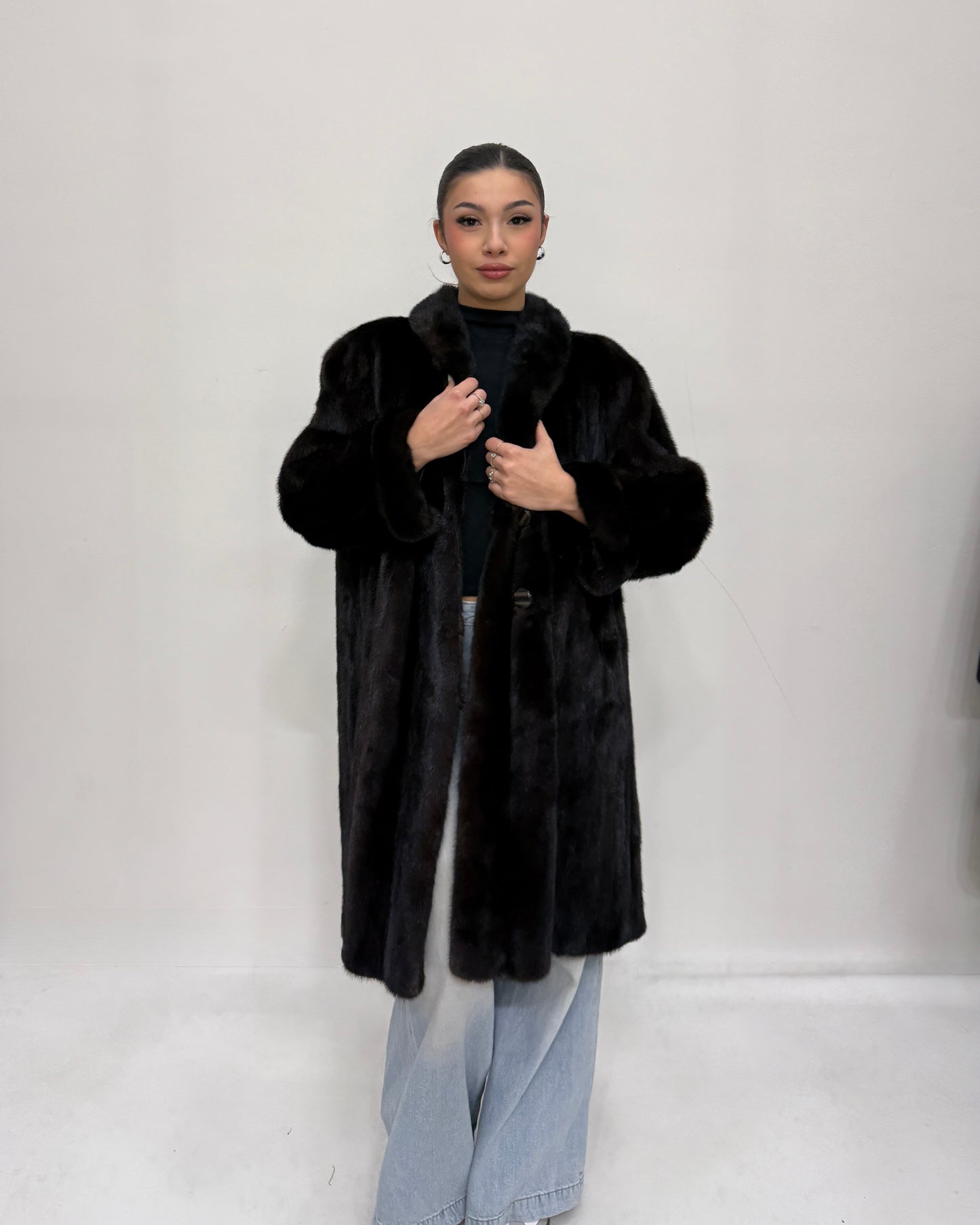 Cappotto in Visone lavorazione pelle intere abbottonatura semilaterale