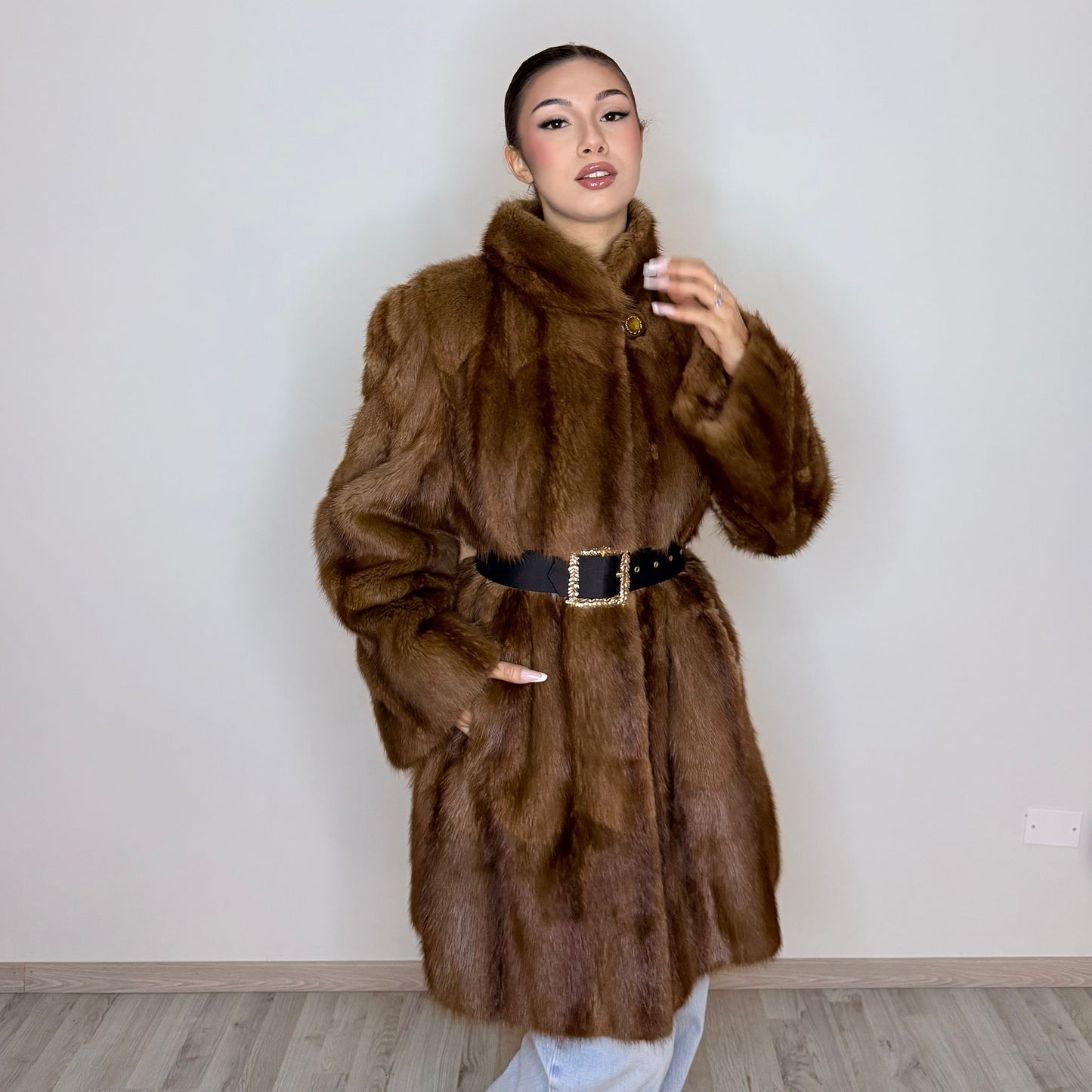 Visone 3/4 a lavorazione verticale color marrone – Pelliccia rigenerata di lusso