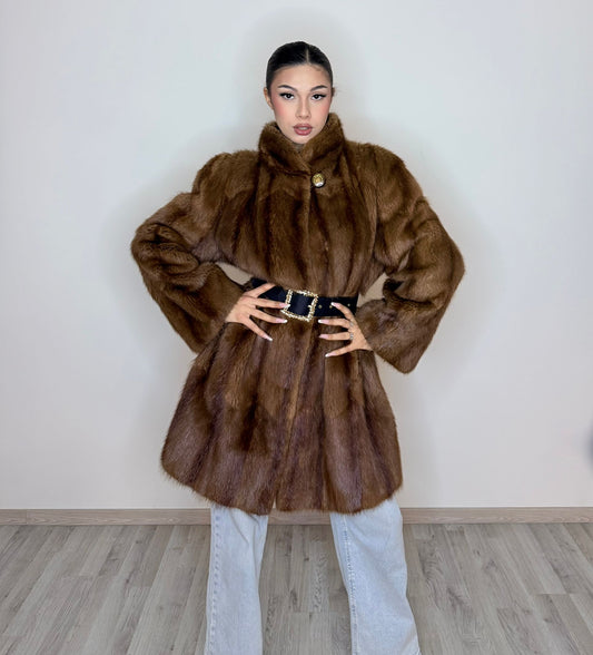 Visone 3/4 a lavorazione verticale color marrone – Pelliccia rigenerata di lusso