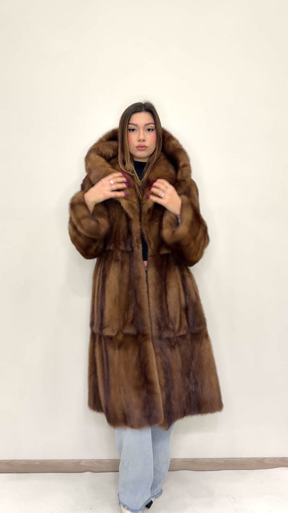 Cappotto Zibellino canadese con lavorazione   orizzontale ad ondina modellistica fendi
